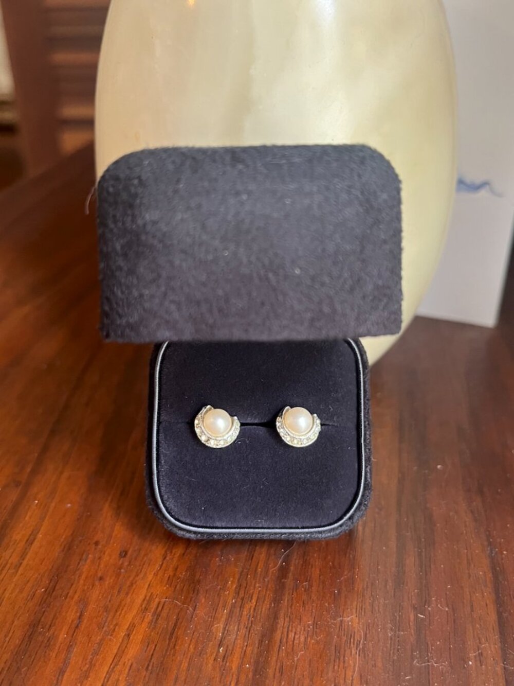 Vintage pearl & rhinestone stud earrings with a beautiful crescent-style design